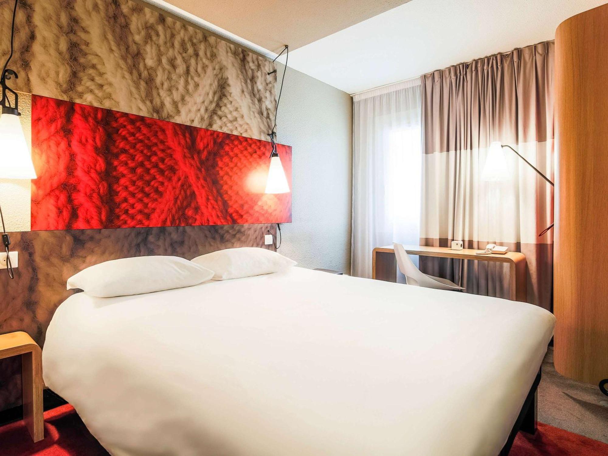 Отель Ibis Carcassonne Est La Cite Экстерьер фото