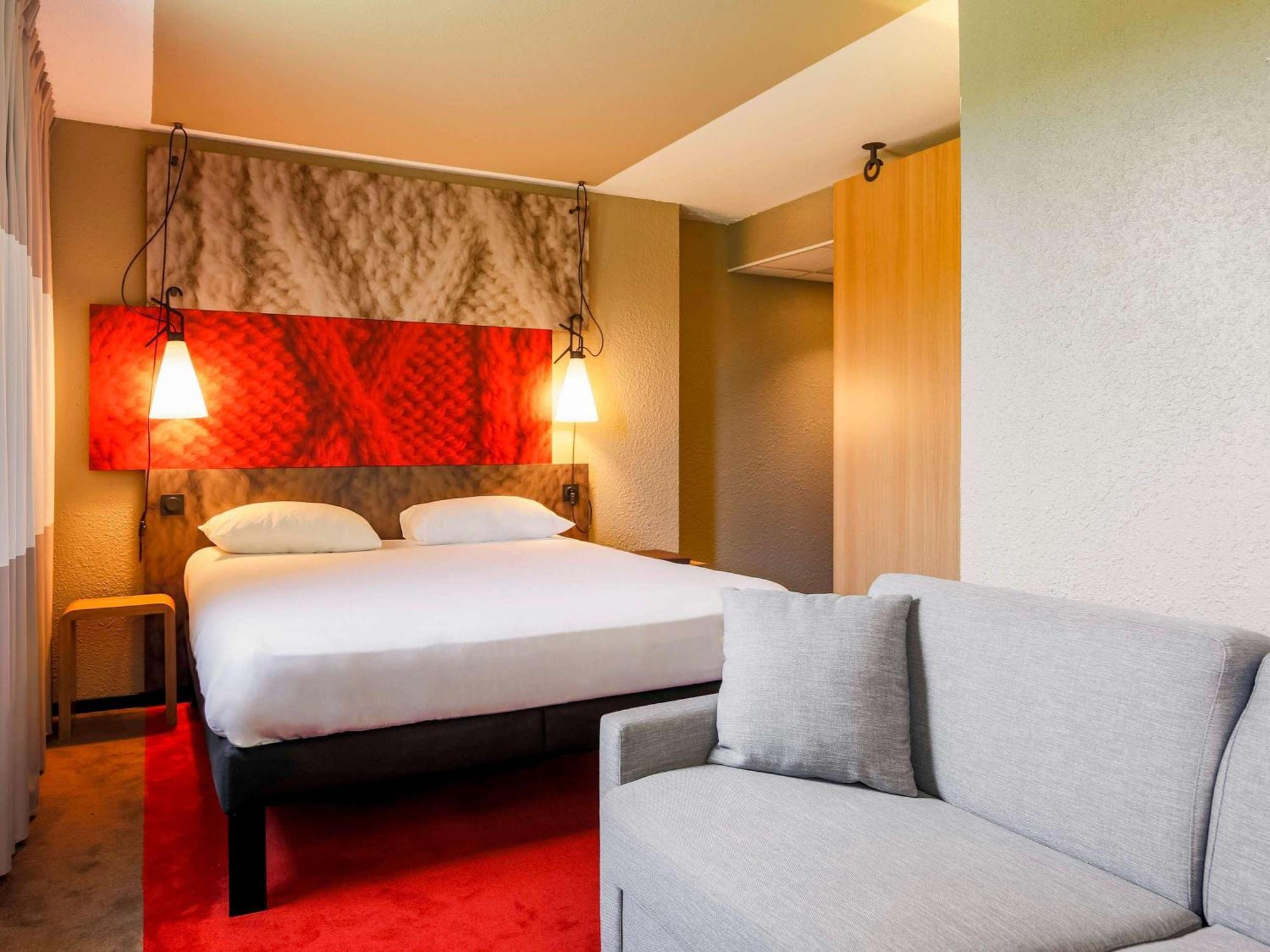 Отель Ibis Carcassonne Est La Cite Экстерьер фото