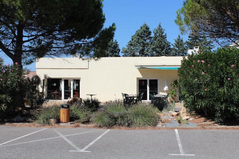 Отель Ibis Carcassonne Est La Cite Экстерьер фото