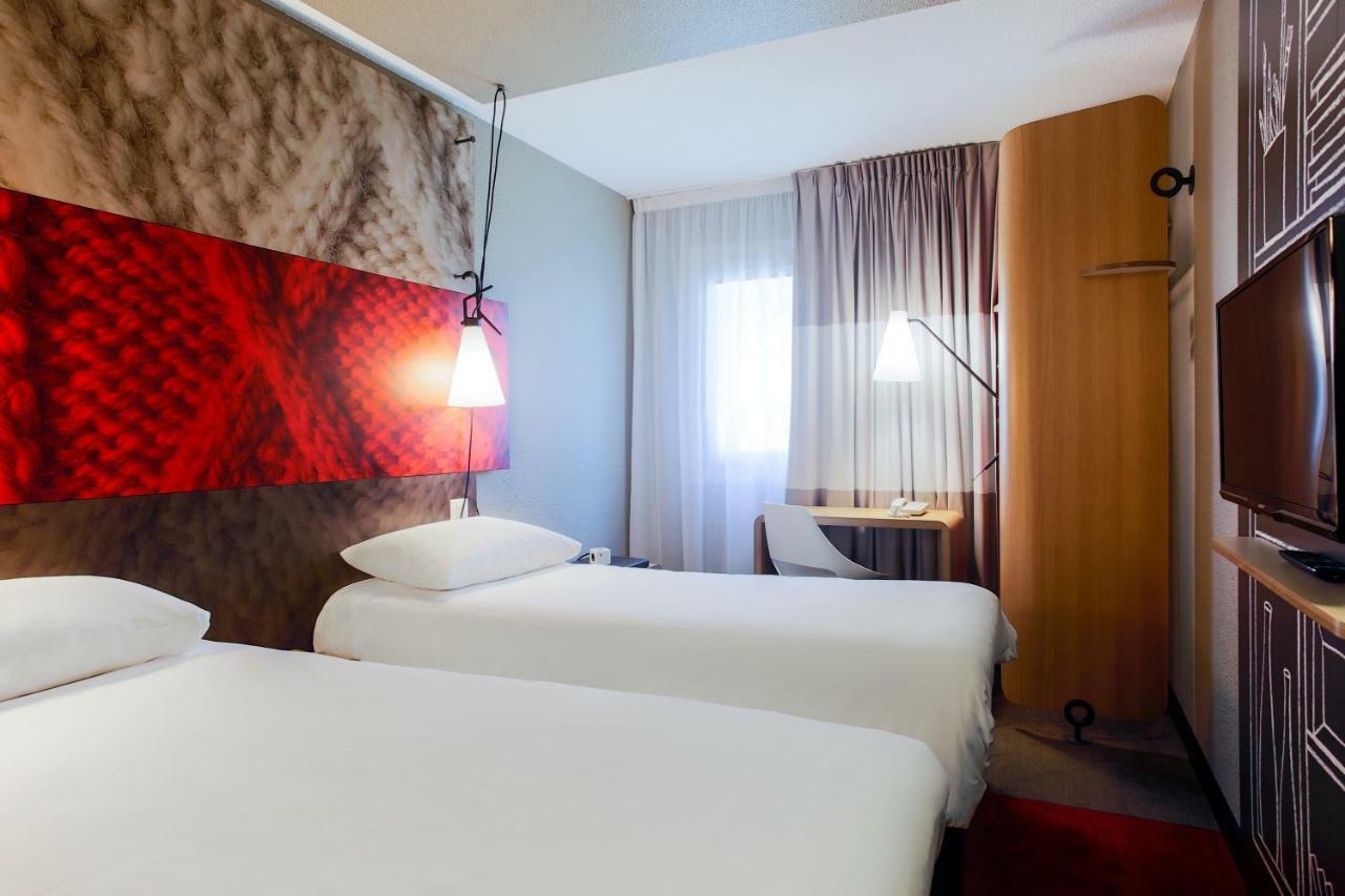 Отель Ibis Carcassonne Est La Cite Экстерьер фото